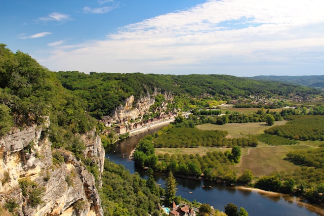 Découvrez les Meilleurs Campings à Petit Prix en Dordogne : Économisez sans Compromettre sur la Qualité